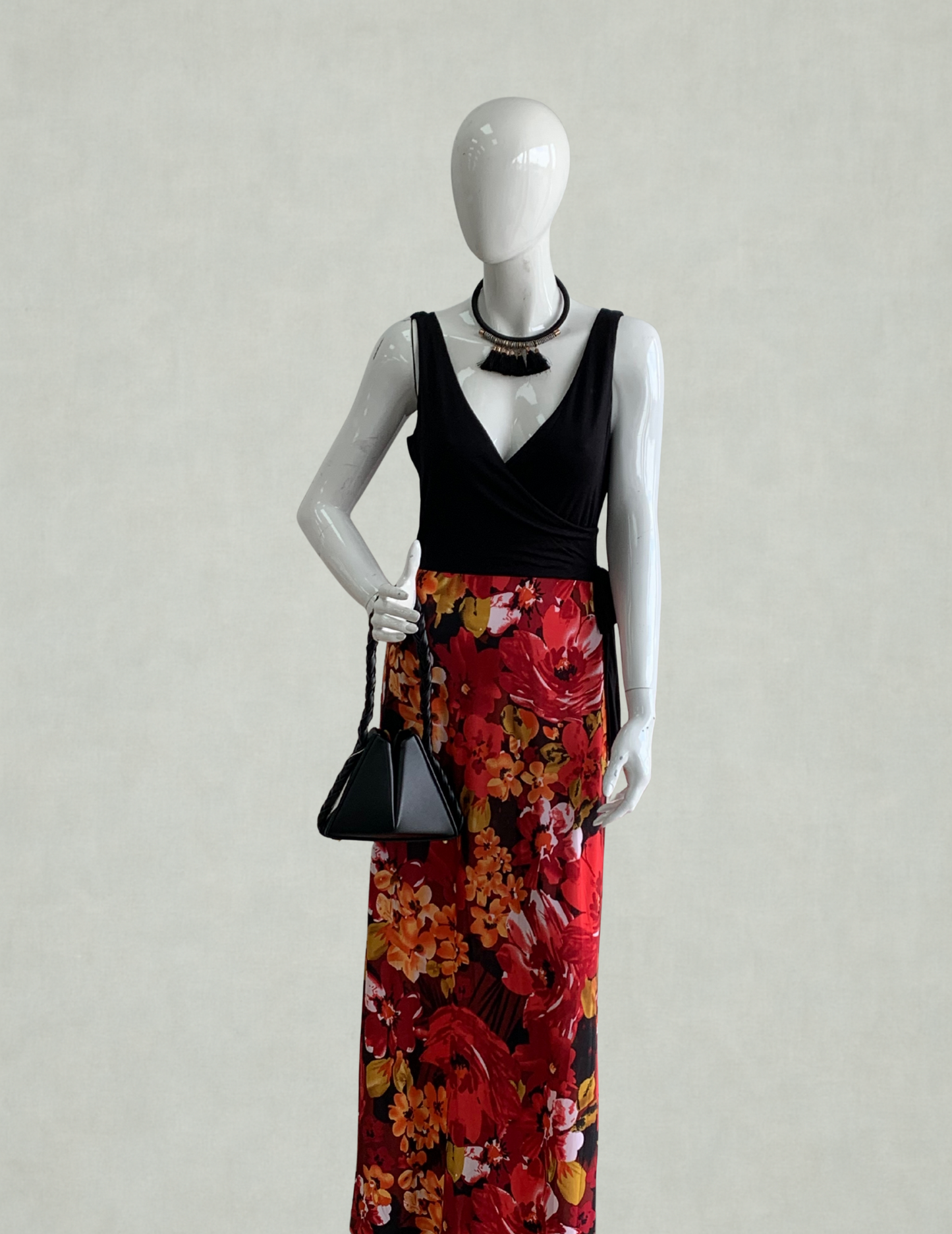 Elegant Floral Maxi Dress – Black & Red Contrast